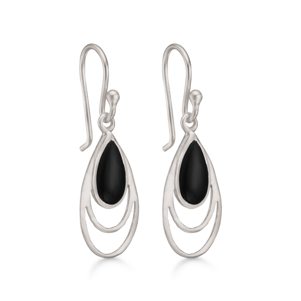 Silberohrring mit schwarzem Onyxstein. 18 x 9 mm.