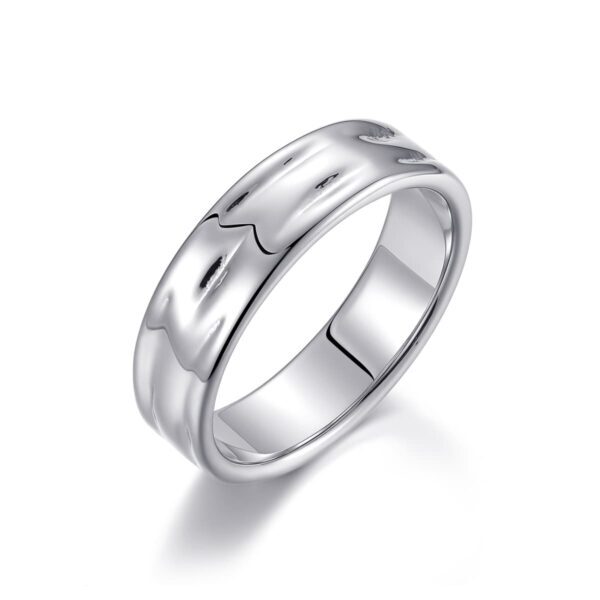 Wasserfester, glatt gerillter Ring mit Silberplattierung (PVD) – Für Herren
