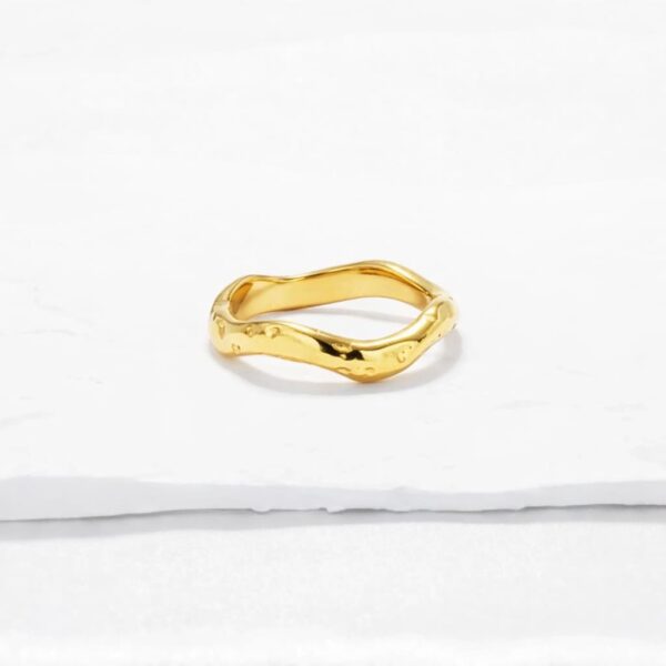 Flow Curve ring