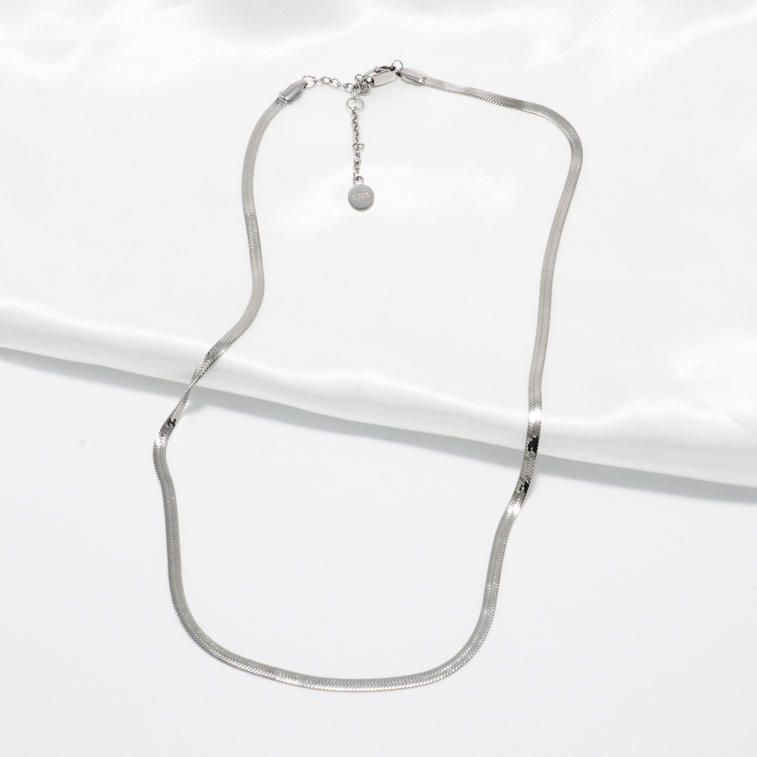 Flache Schlangenkette in Silberoptik