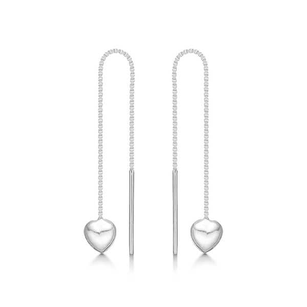 Arkandi Design Kettenohrringe aus Silber mit einem Herz an einer venezianischen Kette.