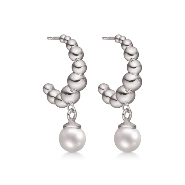 Halbe Perlenohrringe in Silber und mit Süßwasserperlen