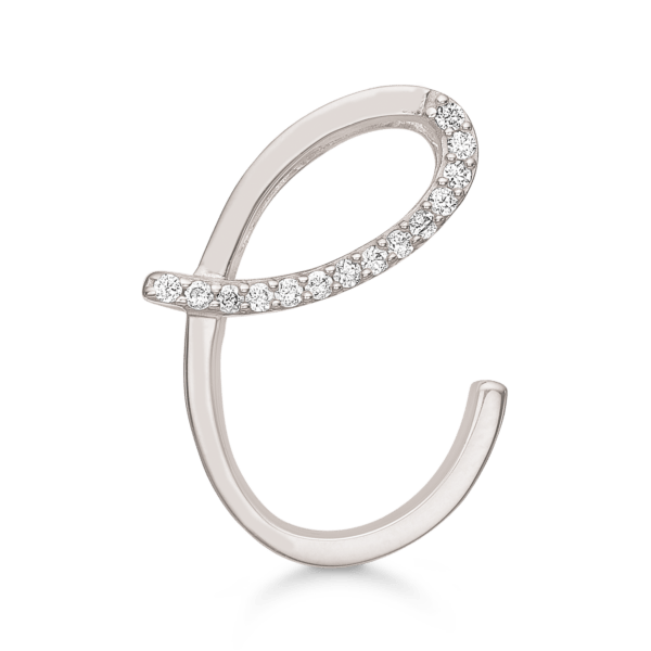 Buchstabenanhänger in Silber C mit facettiertem Zirkonia. Abmessungen: 17 x 12 x 4 mm.